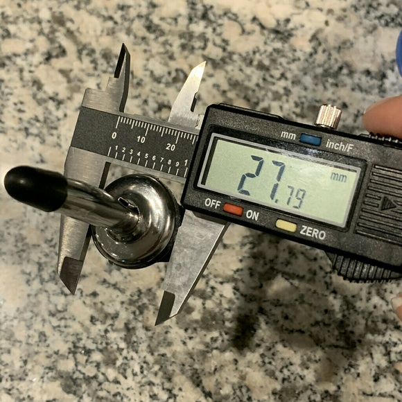 2PCs Axe Sickle oil Dispenser Stopper drop pourer - Picture 4 of 6